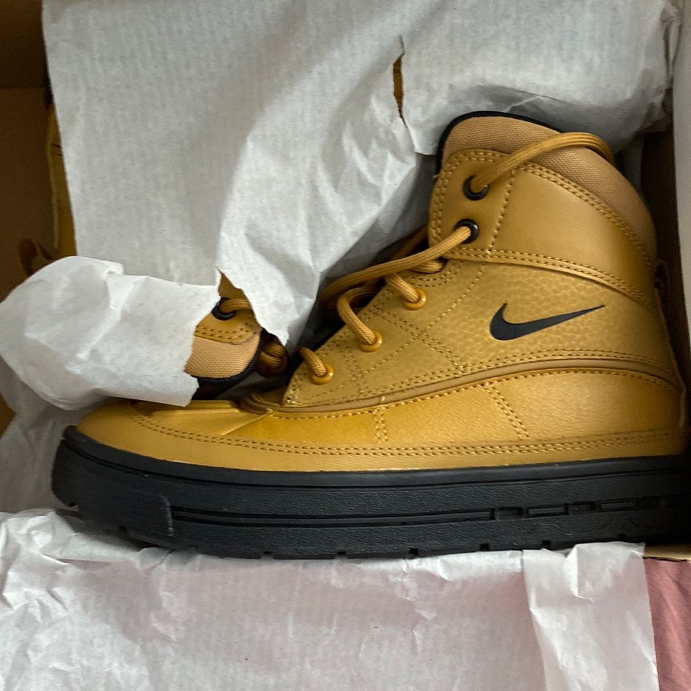 Big Kids Nike Boots